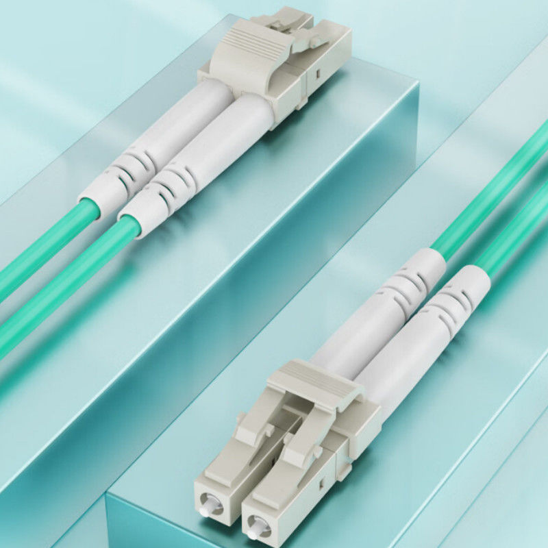 PVC / LSZH / OFNP / OFNR / Cordón de parche de fibra óptica plenum para un rendimiento óptimo