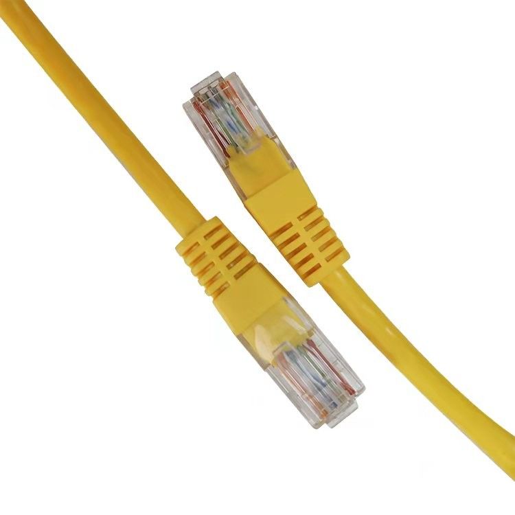 Cable de Ethernet del cordón de remiendo del amarillo del cable de UTP Cat5 Cat5e para el ordenador y el router