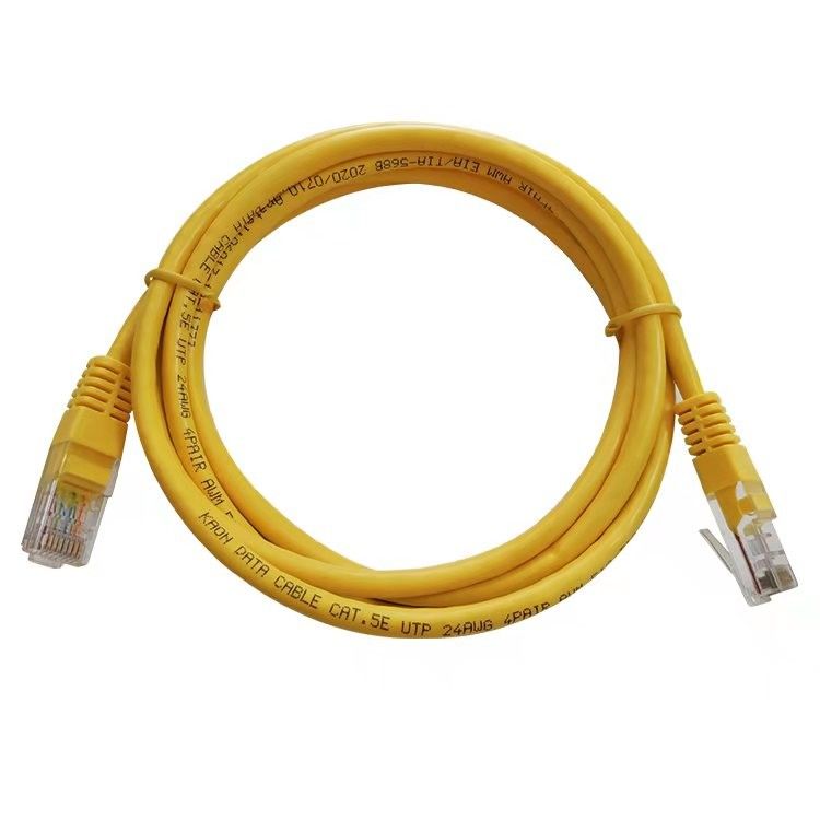 Cable de Ethernet del cordón de remiendo del amarillo del cable de UTP Cat5 Cat5e para el ordenador y el router