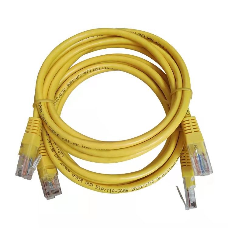Cable de Ethernet del cordón de remiendo del amarillo del cable de UTP Cat5 Cat5e para el ordenador y el router