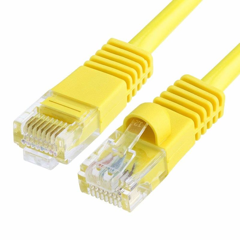 El cable y los conectores del gato 5 de UTP de la red de cable de Cat5 5e 6 remiendan el cable en establecimiento de una red
