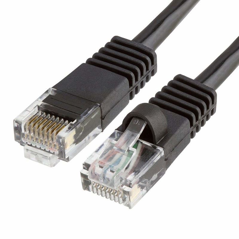 El cable y los conectores del gato 5 de UTP de la red de cable de Cat5 5e 6 remiendan el cable en establecimiento de una red